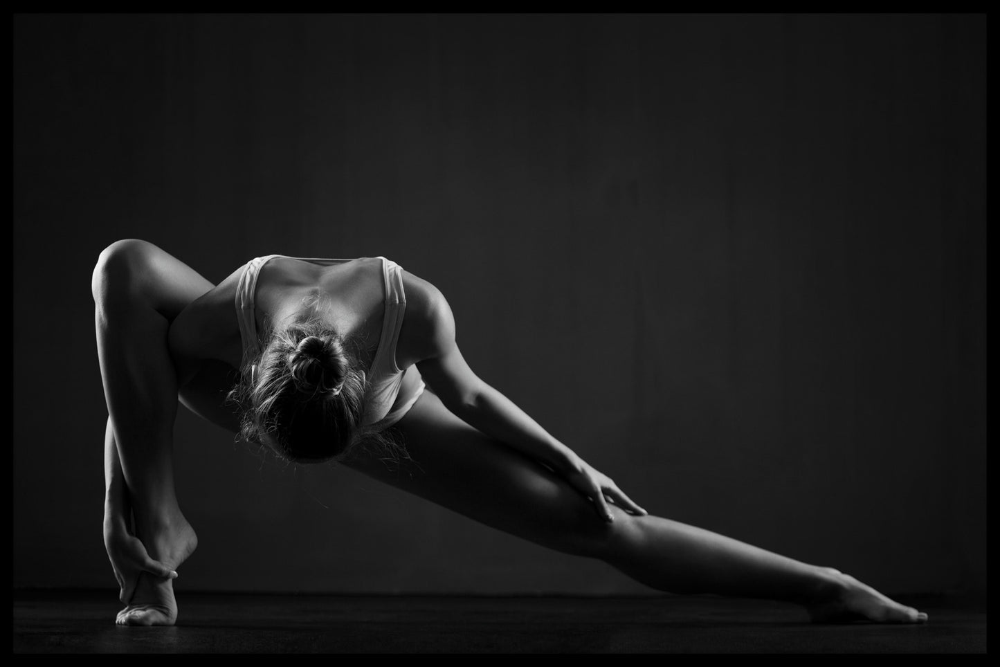 Ballerina Pose Black & White juliste